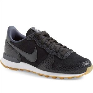 Nike “Internationalist” sneaker
